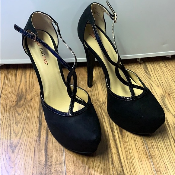 Black heels - Picture 2 of 4